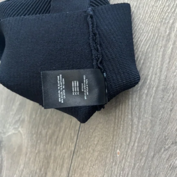 Aritzia Babaton Sculpt Knit Criss Cross Cropped Tank - Picture 8 of 9